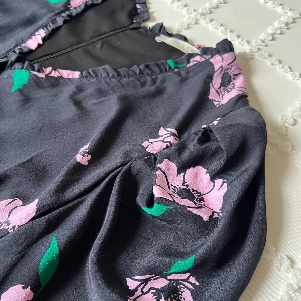 ASTR Black Lilac Floral Marinke Mini Dress SIZE M - Picture 2 of 15